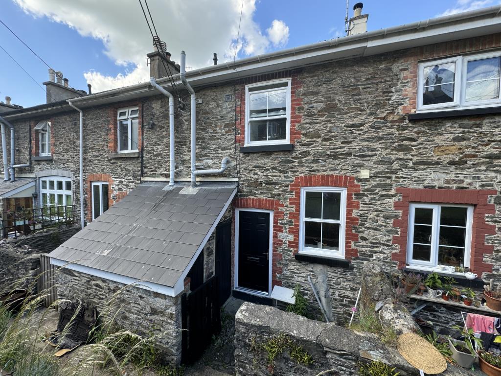 Lot: 117 - RESIDENTIAL FREEHOLD INVESTMENT - View of the front of the property